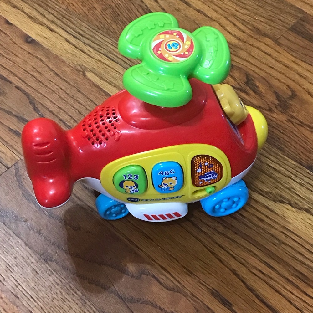 VTech Spin and Go Helicopter, Red
Pressing down on the propeller crawl and chase - Picture 3 of 12